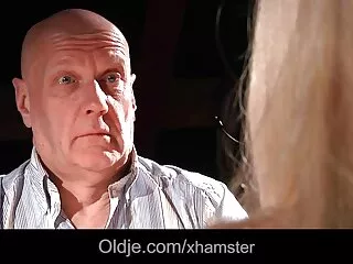 MILF Karlie Montana sucks Erics Mastersons მძიმე მამალი