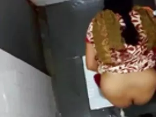 Nice ass teen Kiera ბრალია უზარმაზარი მამალი