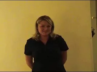 ზოი სიამოვნებს რძით მის კონდახში