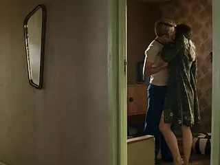 ბებია ტურისტი განადგურებულია
